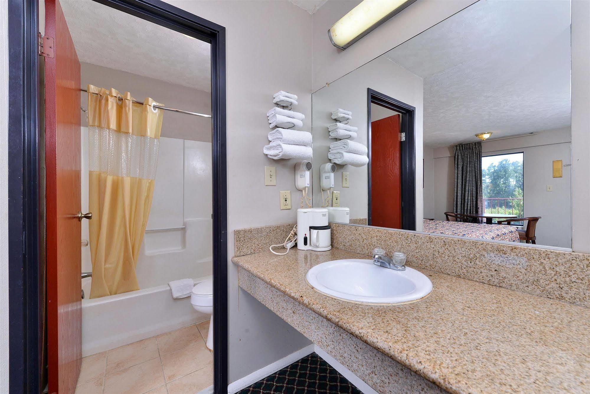 Americas Best Value Inn - Augusta / South Exteriör bild